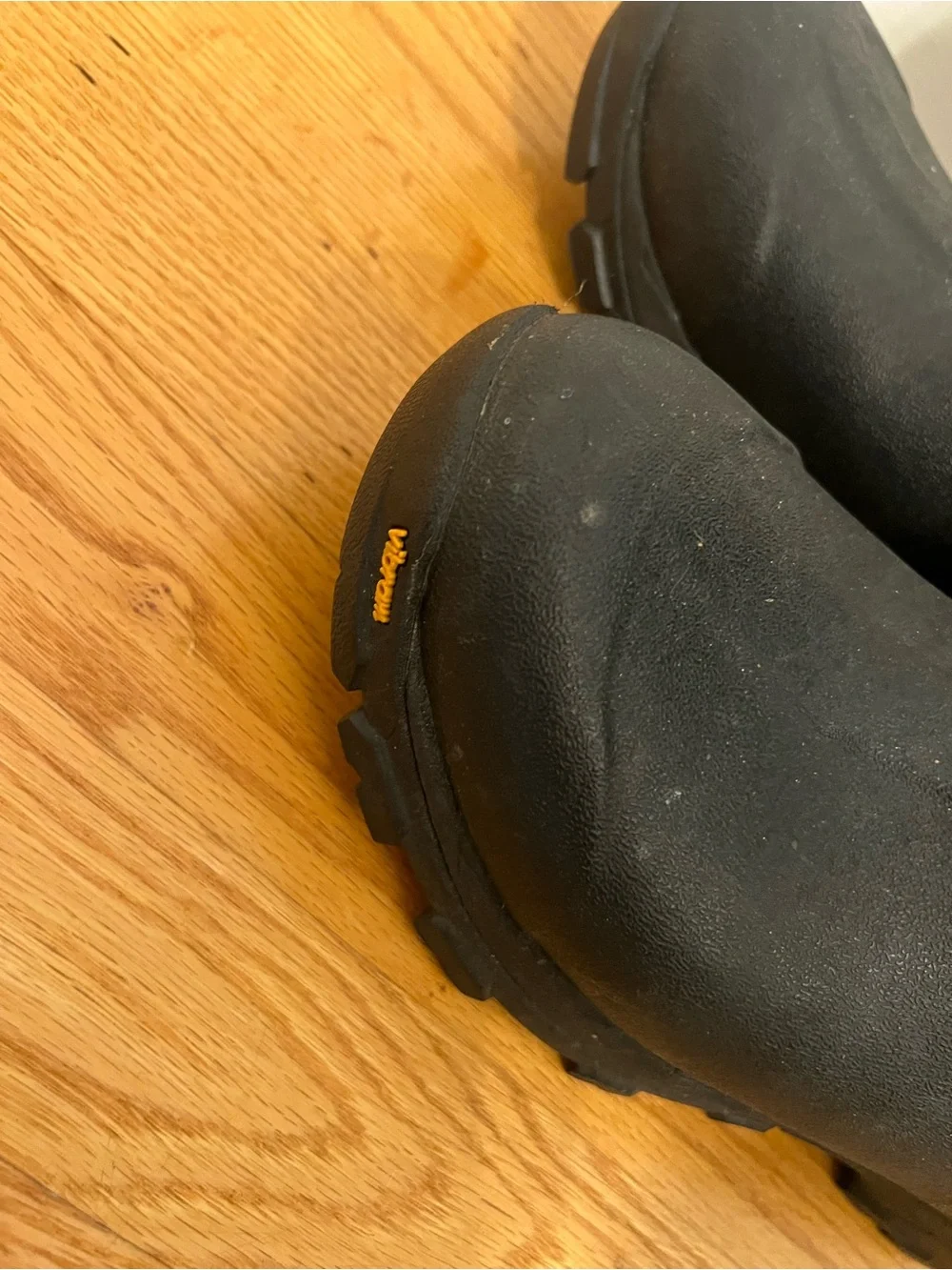 MUCK WOMEN'S ARCTIC ICE MID BOOTS+ VIBRAM ARCTIC GRIP A.T.